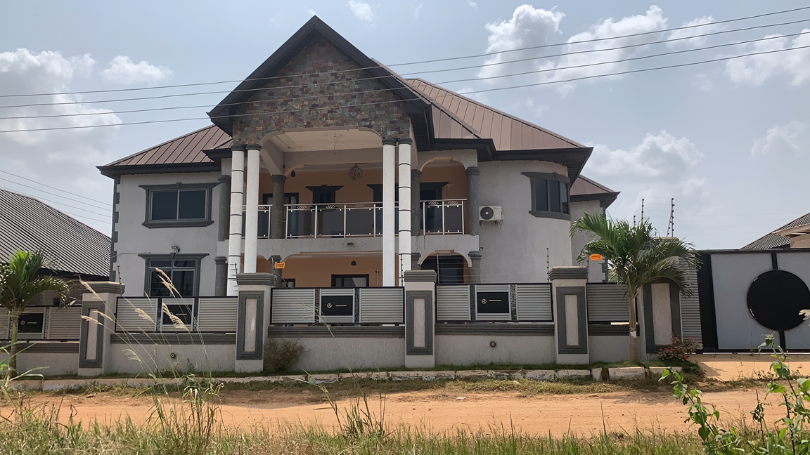 Furnished 6-Bedroom Storey House for Rent in Tanoagya