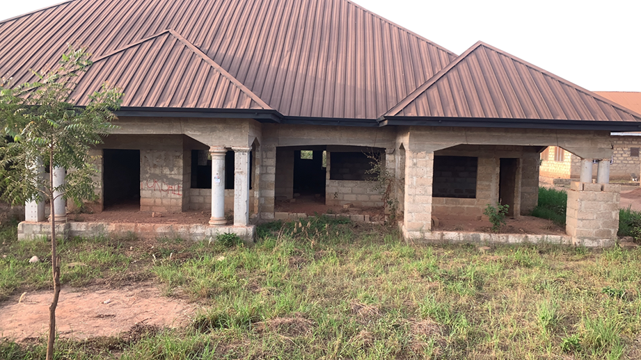 Uncompleted 5-Chamber & Hall Self-Contained Apartments